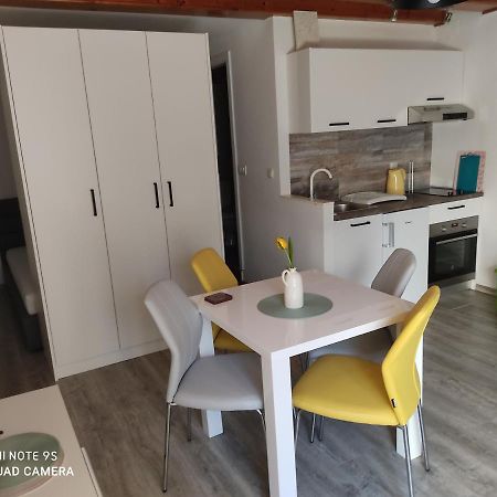 FINA M Studio Apartman Kali Esterno foto