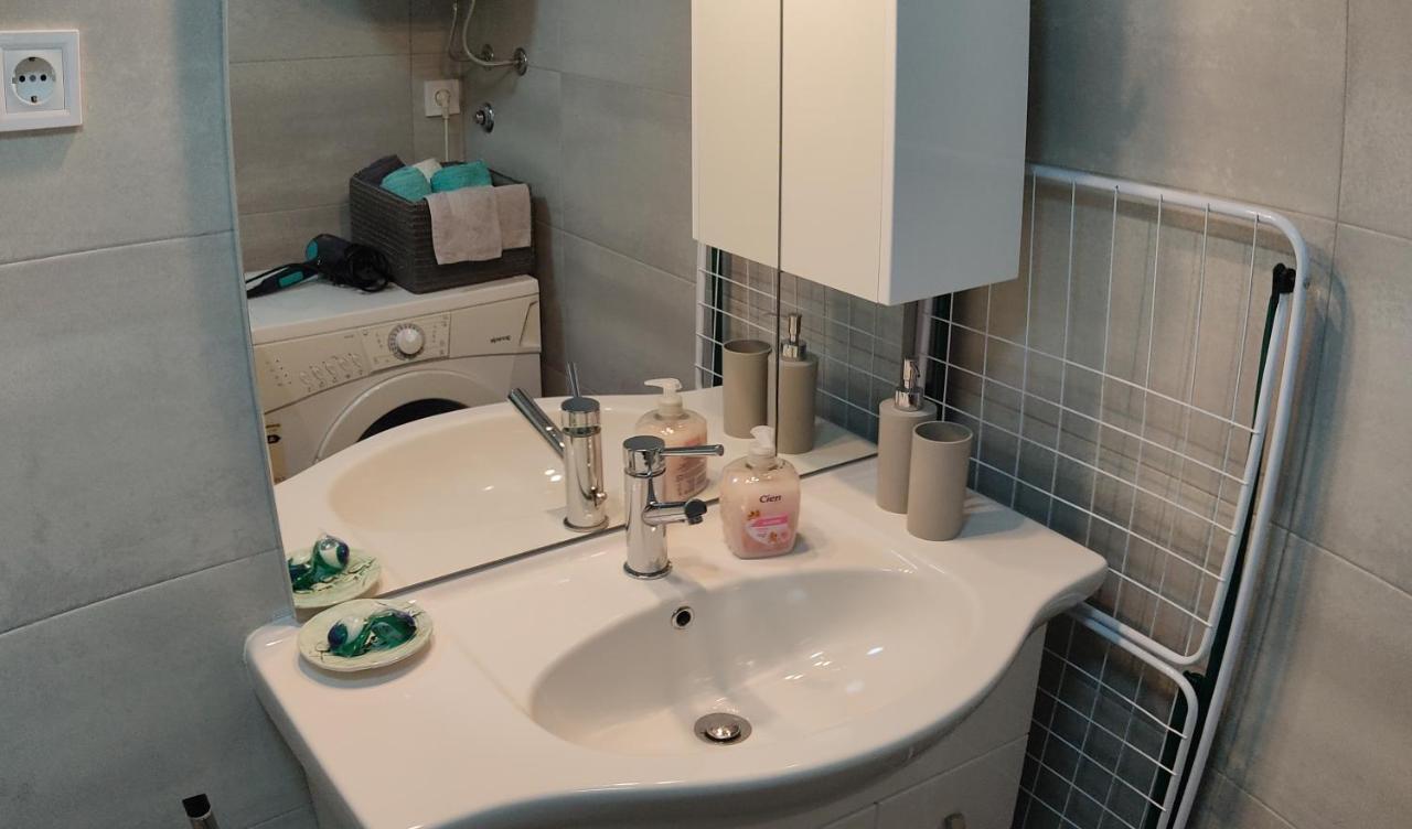 FINA M Studio Apartman Kali Esterno foto